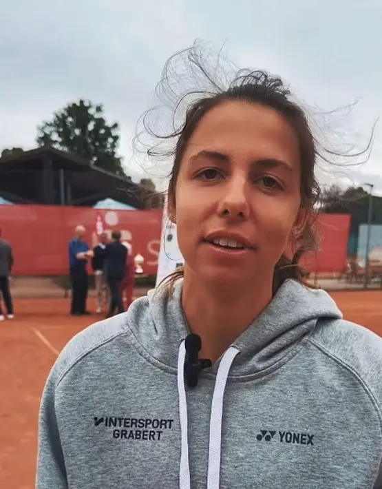 لاعبة التنس هاجر عبد القادر