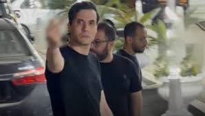 أمير عيد يشعل الجدل