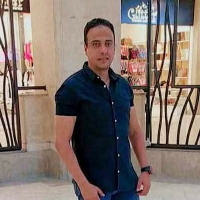 الكاتب محمد عبد الصادق