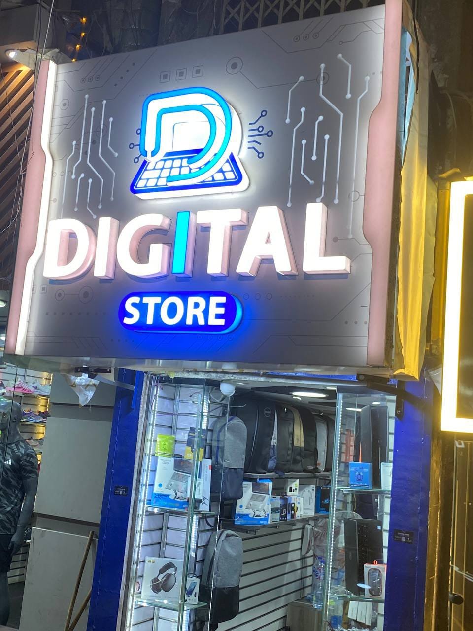 Digital Store laptop