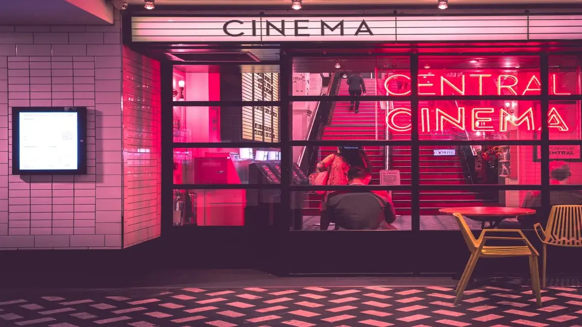 كواليس تصوير مشاهد فيلم كريبتو والكوميديا الساخرة للعملات الرقمية