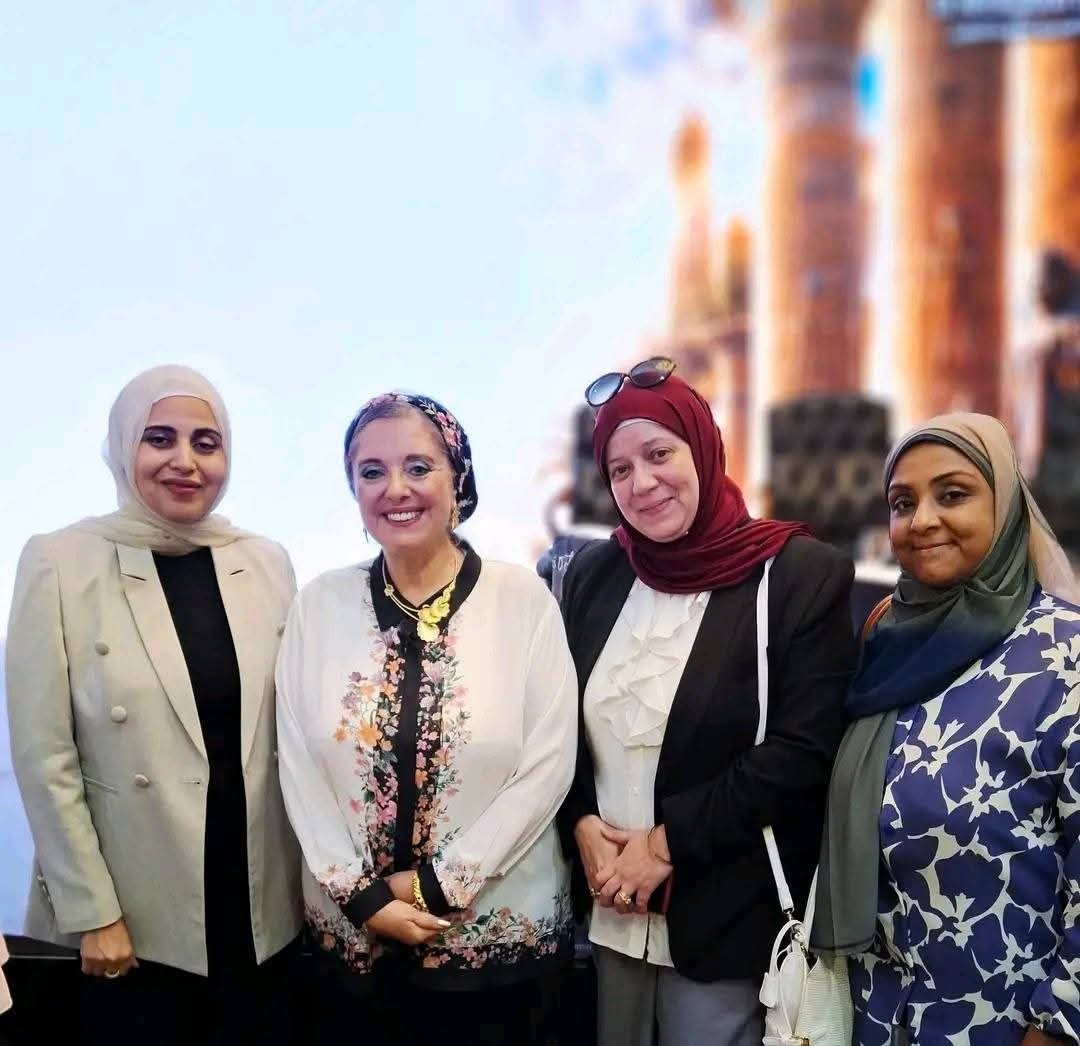 وفد مستشفيات سوهاج الجامعية يستعرض أحدث تقنيات مكافحة العدوى خلال فعاليات المؤتمر.