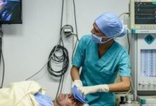 جانب من التجهيزات الطبية في مستشفى دار الطب لاستقبال الحالات ضمن مبادرة عمليات عيون مجانية للأطفال في سوهاج
