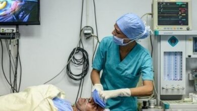 جانب من التجهيزات الطبية في مستشفى دار الطب لاستقبال الحالات ضمن مبادرة عمليات عيون مجانية للأطفال في سوهاج