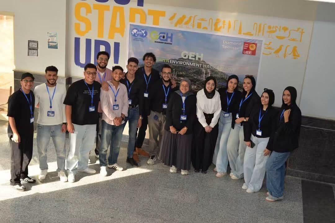 جانب من عروض الفرق المشاركة في المسابقة الهندسية الوطنية للبيئة داخل الحرم الجامعي
