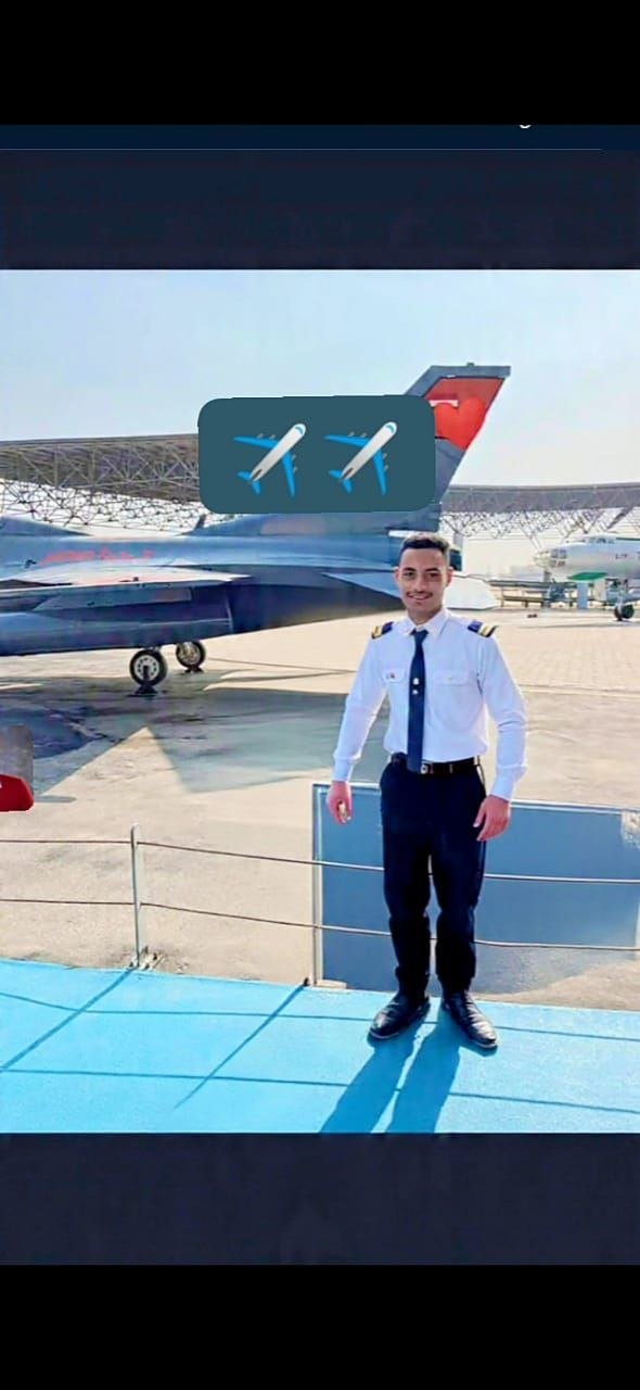 صورة شخصية لـ أحمد عامر نظمي مالك تبرز طموحه الأكاديمي والمهني في مجالات الطيران.