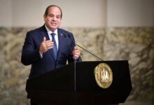 صورة توضيحية لآليات اتخاذ قرار إرسال قوات عسكرية خارج مصر في إطار القانون والدستور.