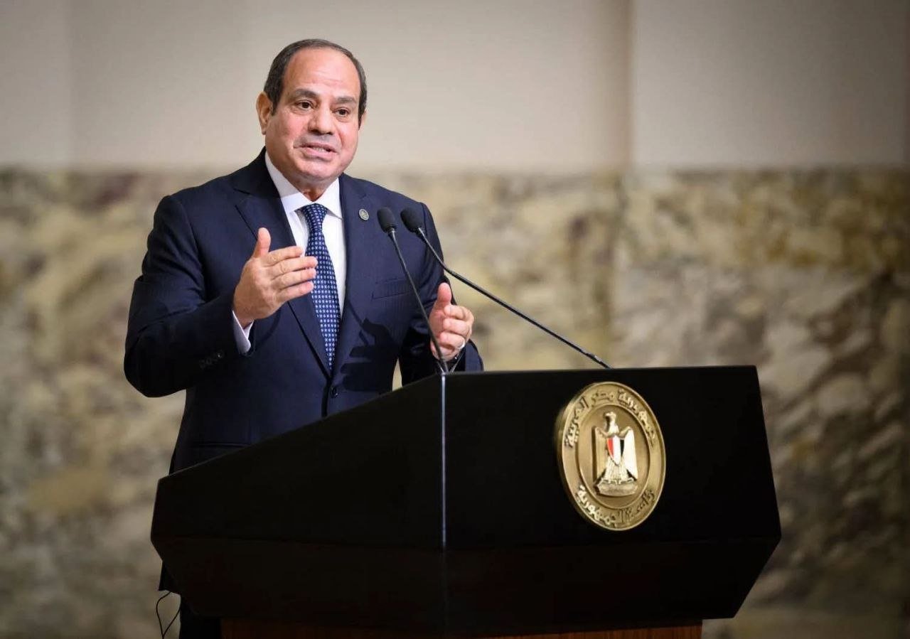 صورة توضيحية لآليات اتخاذ قرار إرسال قوات عسكرية خارج مصر في إطار القانون والدستور.