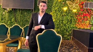 عبدالله محمد رشيدي أحمد صاحب محل منظفات الخير في أخميم، إذا كانت الصورة تعرضه بالفعل.